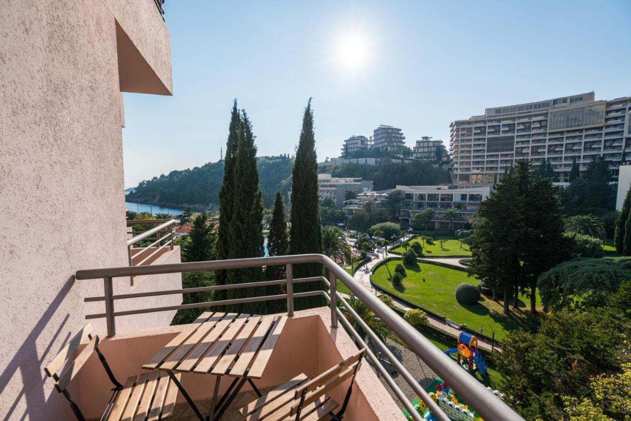 Iberostar Waves Bellevue All Inclusive Bečići Ngoại thất bức ảnh