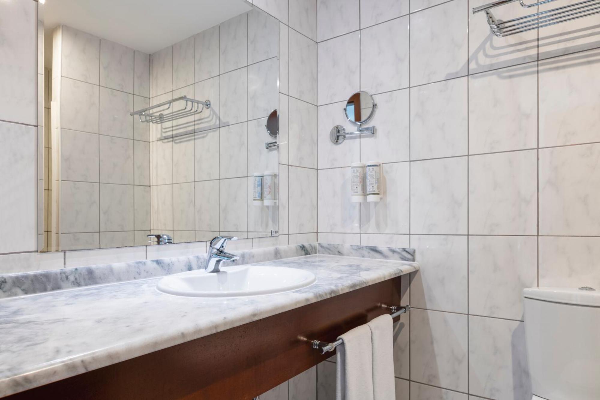 Iberostar Waves Bellevue All Inclusive Bečići Ngoại thất bức ảnh